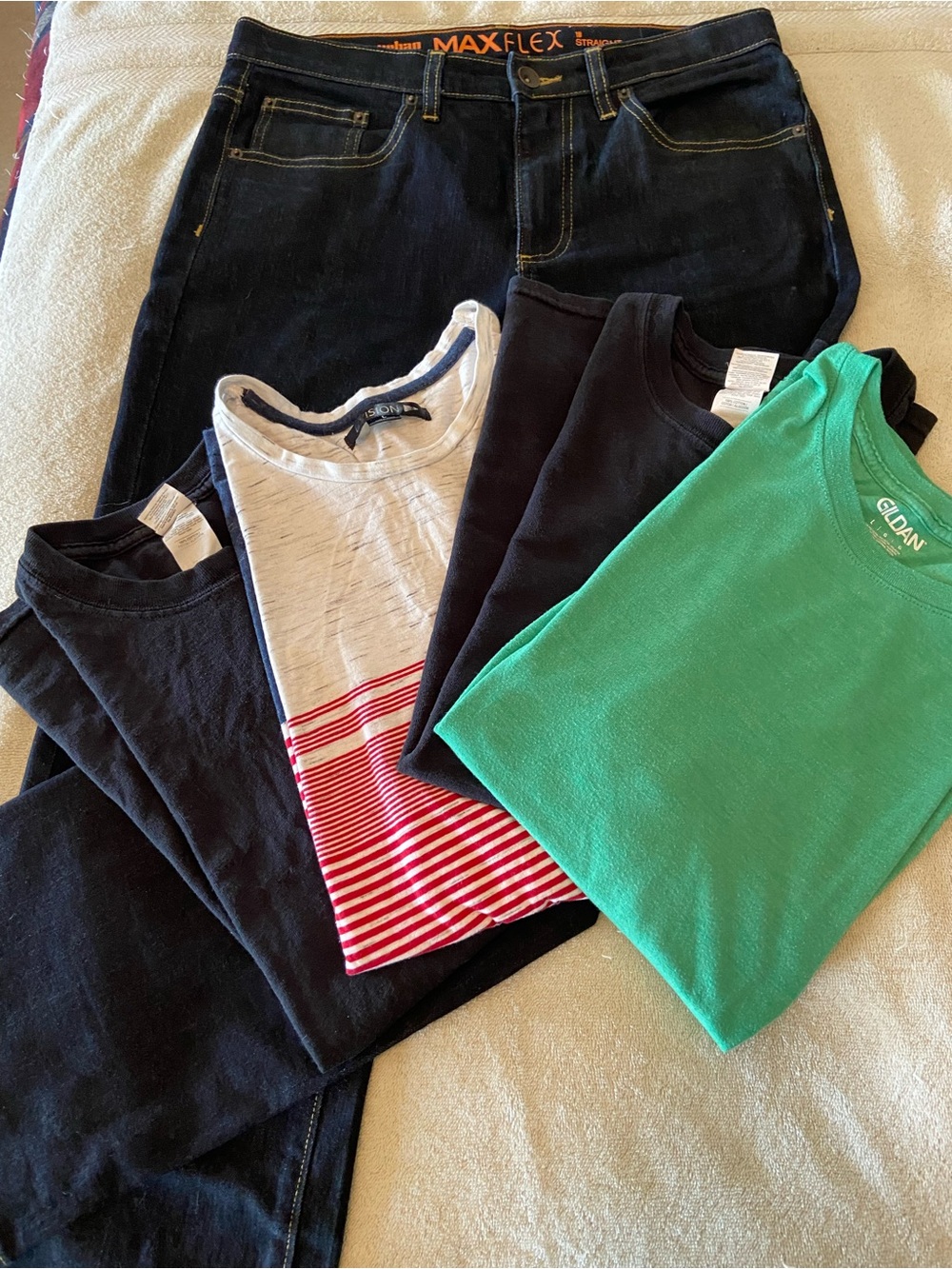 urban pipeline Men’s Dark Navy Bootcut Jeans and 4 shirts.